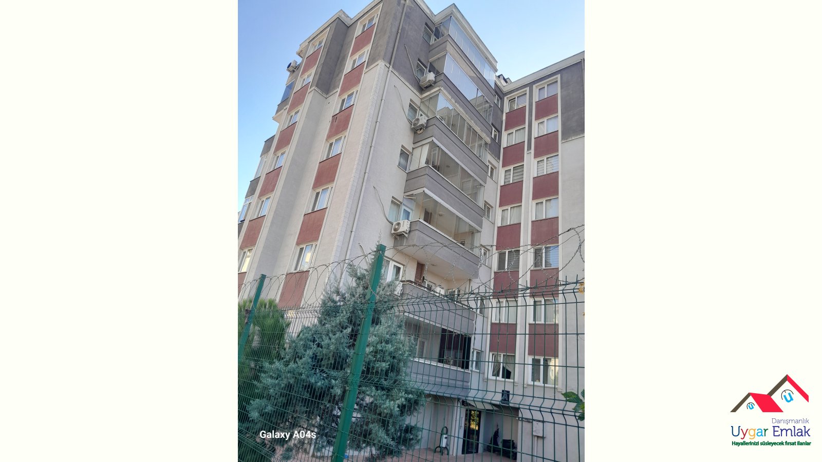 Nilufer besevlerde KİRALIK SITE İÇİ DAIREDIR KÜÇÜK SANAI VE ÜCEVLER GIRIŞIDİR CAFE VE RESTERONLARIN YANIDIR